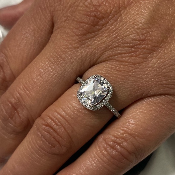 Silver  925  Crystal Cushion Cut Finger  Fancy Ring  Size 7 - Picture 6 of 6